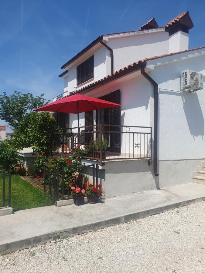 Apartment Vesna For 2, Free Parking And Wi-Fi Pula Exterior foto